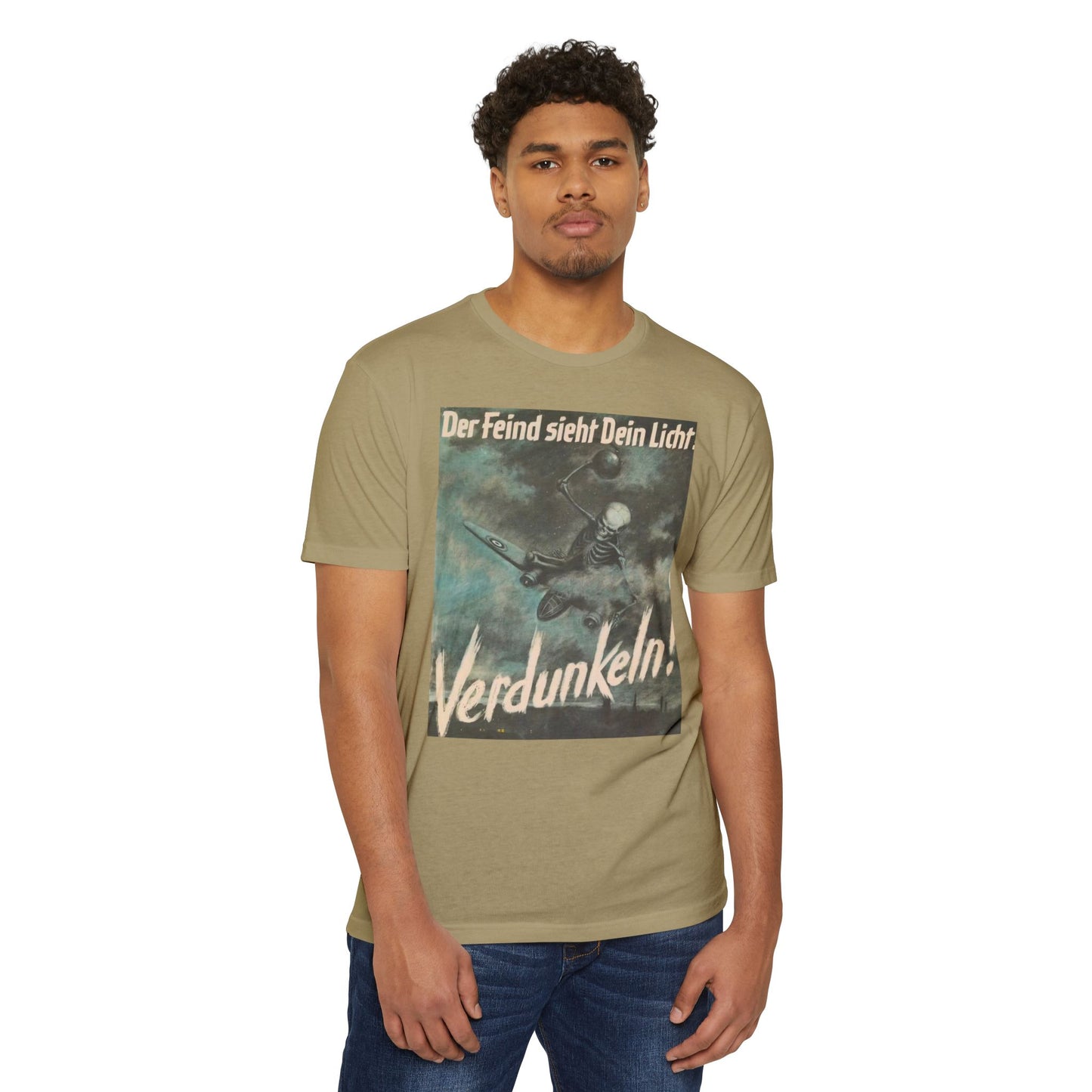 Vintage Propaganda Poster T-Shirt — "Der Feind sieht Dein Licht. Verdunkeln!"