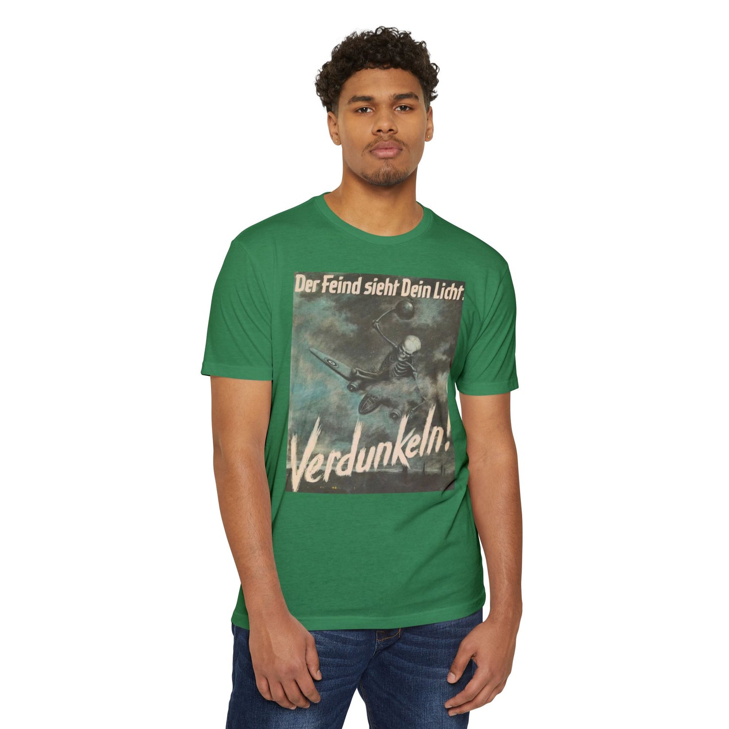 Vintage Propaganda Poster T-Shirt — "Der Feind sieht Dein Licht. Verdunkeln!"